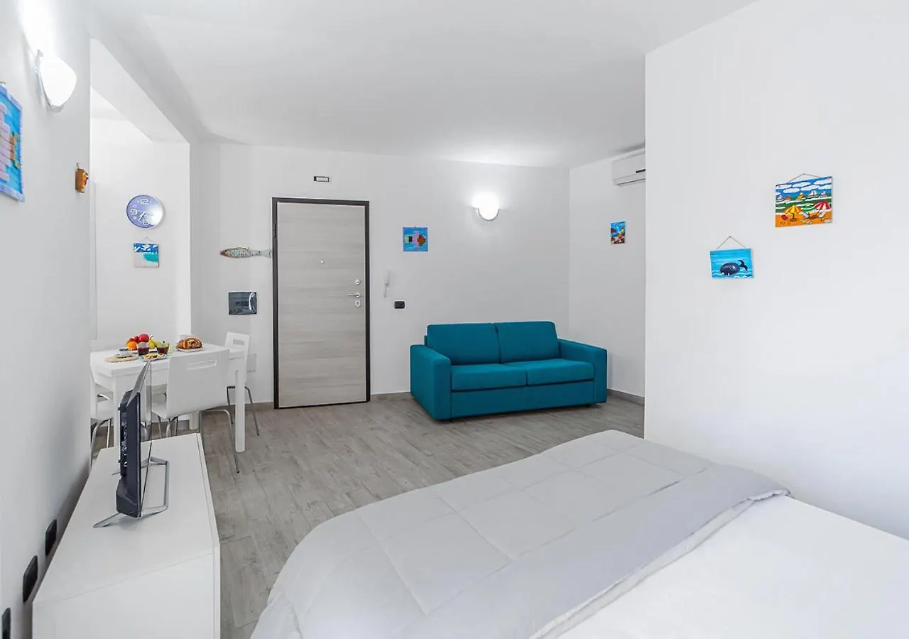 Apartment Le Logge 2: Cozy Studio Near Piazza Umberto I La Maddalena