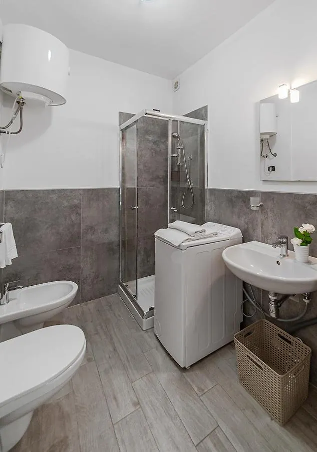 Le Logge 2: Cozy Studio Near Piazza Umberto I La Maddalena  Italy